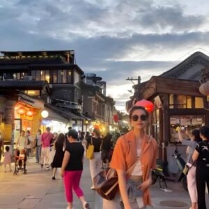 Citywalk: Discover Hutong Nightlife & Hidden Eats (Nighttime)